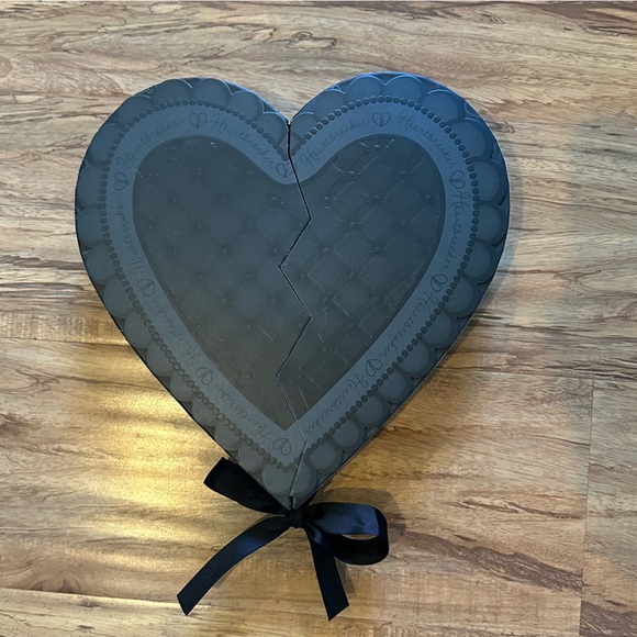 Voight Lingerie Set - Picture 4 of 16